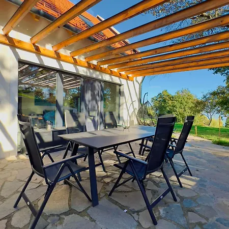 Casa Mido Badacsony בית נופש