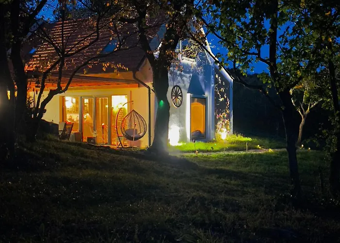 Casa Mido Badacsony 바다초니토마이